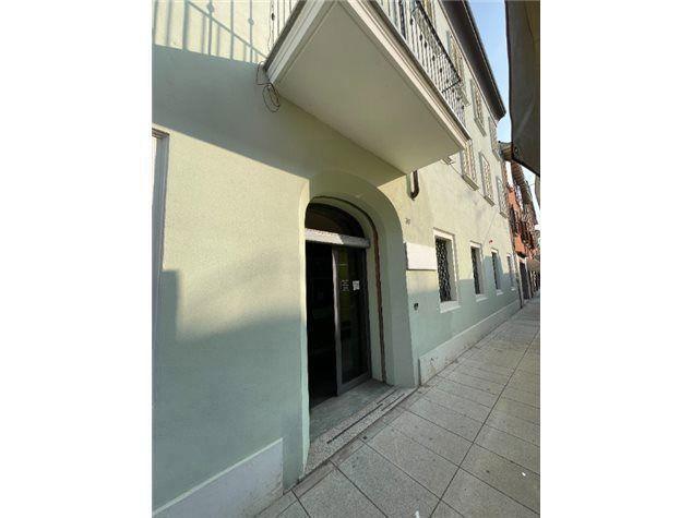 Esercizio commerciale in Corso Roma 39, Fabbrico, {3} - Foto 2
