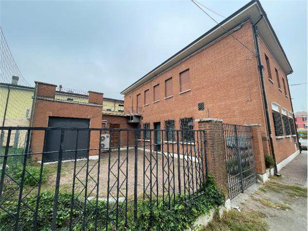 Esercizio commerciale in Via Chiesa Sud 23, Novi Di Modena, {3} - Foto 2