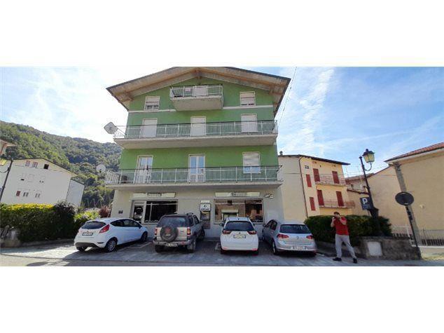 Esercizio commerciale in Via Val d'Enza  38, Vetto, {3} - Foto 1