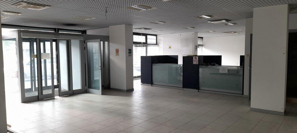 Esercizio commerciale in Via Giardini 314b, Modena, {3} - Foto 2
