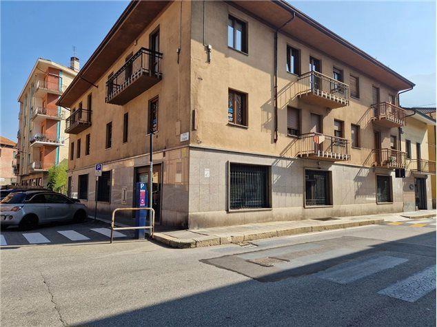 Esercizio commerciale in Piazza Europo 2, Susa, {3} - Foto 1