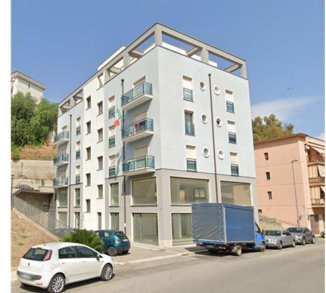 Negozio in Via Gabriele Amico Valenti 1, Caltanissetta, {3} - Foto 1