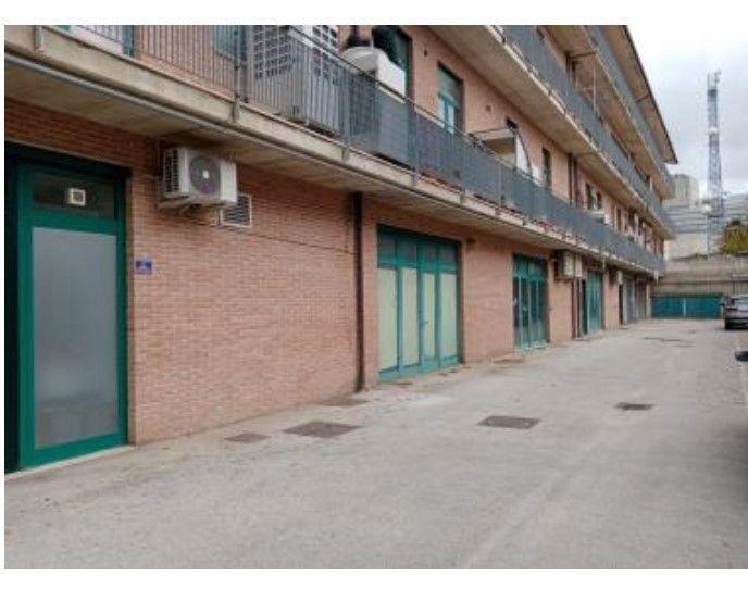 Laboratorio in Via Natale Molinari 194a, Campobasso, {3} - Foto 2
