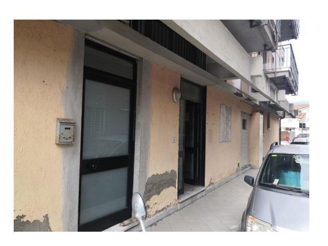 Magazzino in  Via della Bassa  173b, Carrara, {3} - Foto 1