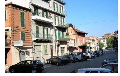 Magazzino in Via Lucio Camarra 50, Chieti, {3} - Foto 1