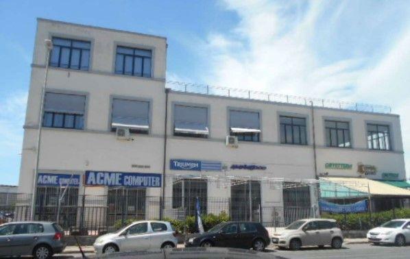 Negozio in Via Fiume 30, Livorno, {3} - Foto 2