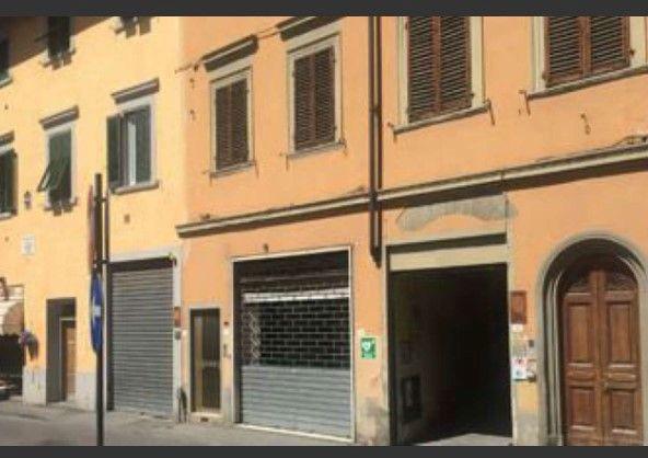 Negozio in Piazza Averani  10, Figline e Incisa Valdarno, {3} - Foto 2