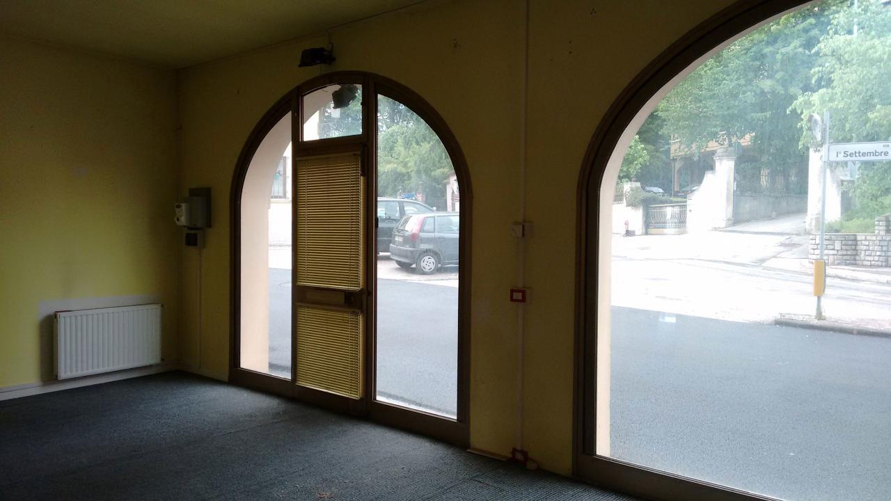 Ufficio in Piazza Gregorio Nardi 16, Farra Di Soligo, {3} - Foto 2