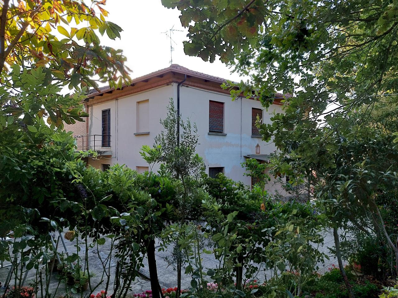 Casa colonica in vendita a Imola