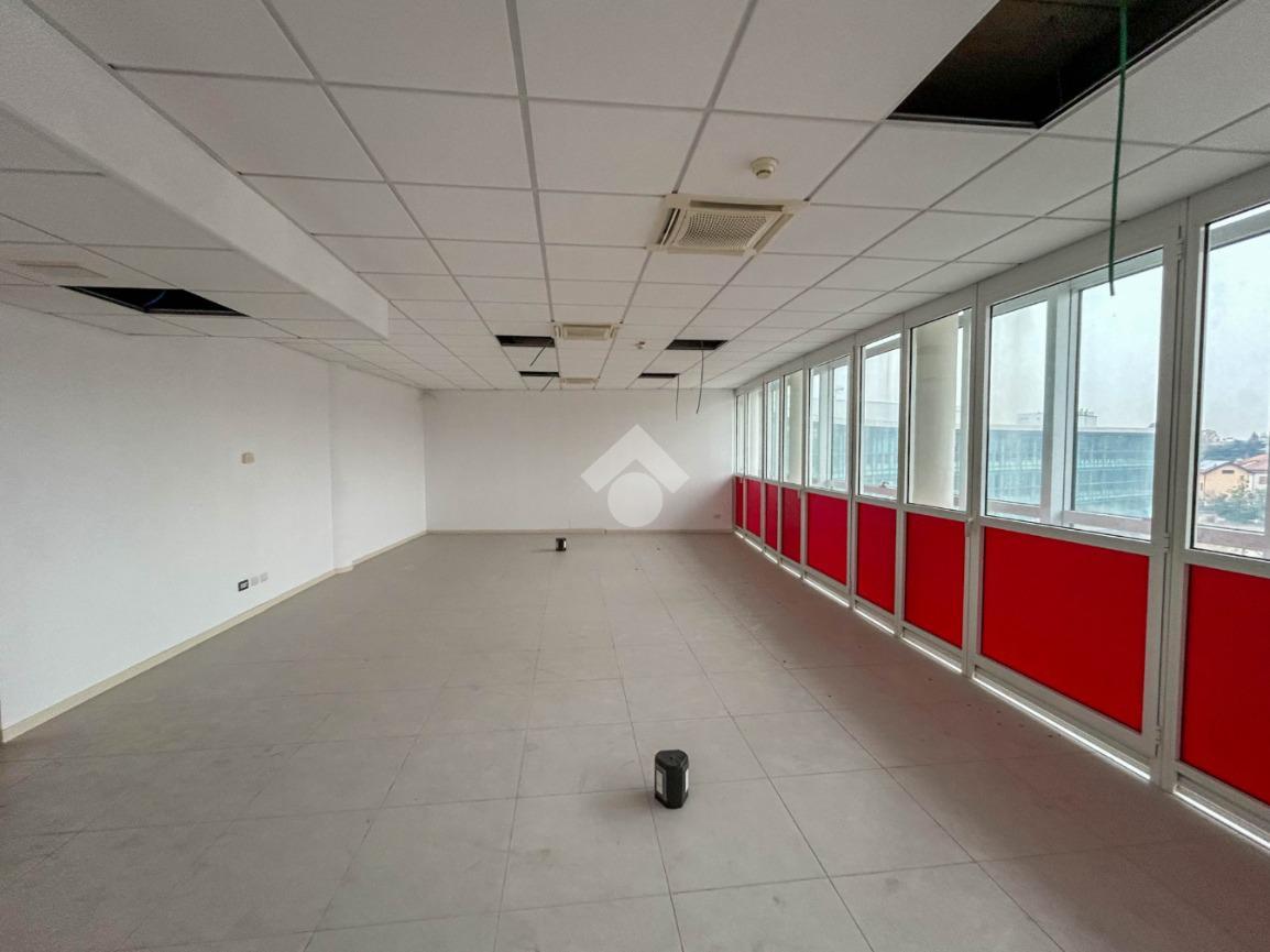 Ufficio in Piazza del Linificio 1, Vimercate, {3} - Foto 2