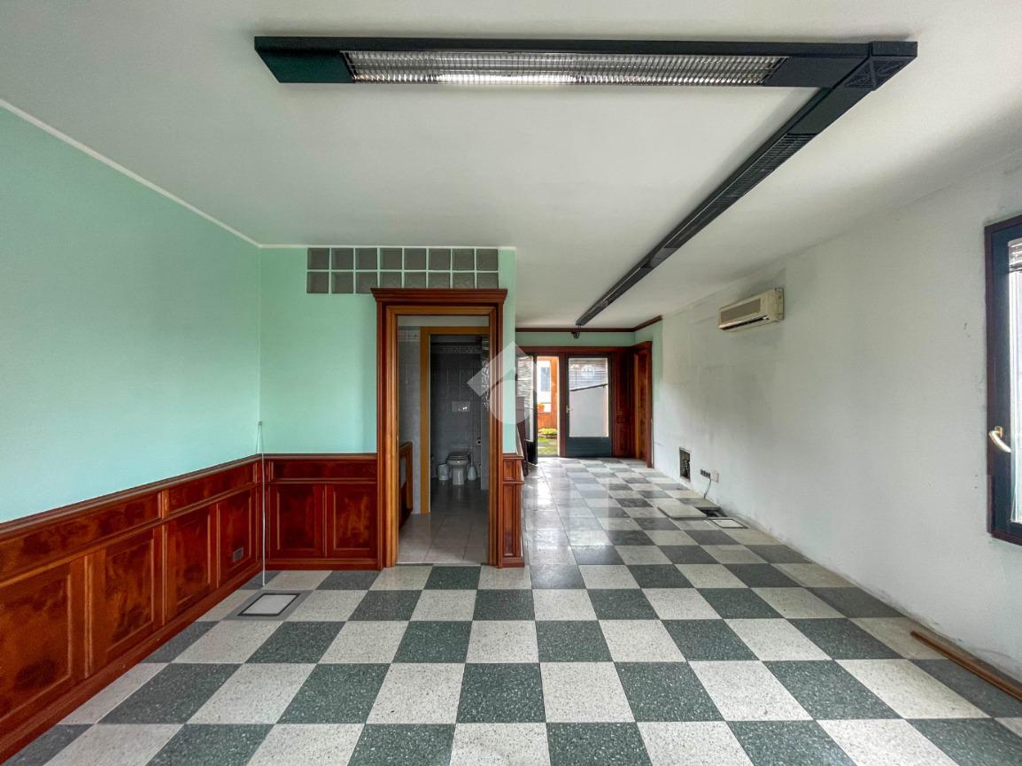Ufficio in Piazza Libertà 12, Cavenago Di Brianza, {3} - Foto 1