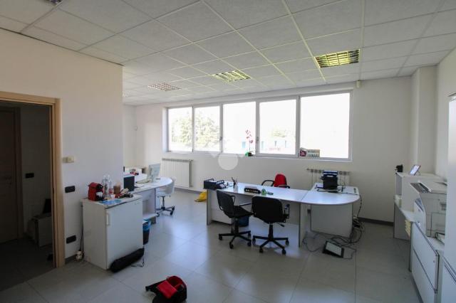 Office in Via Val d'Ossola, Vimercate - Photo 1