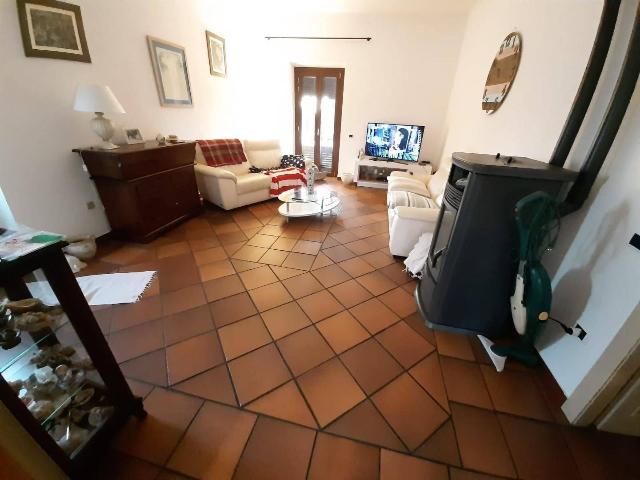 Apartament in {3}, Via Monte Grappa, - Photo 1