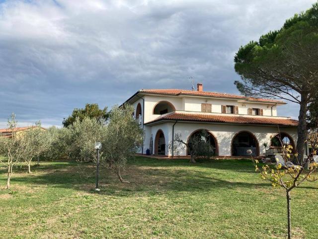 Country house or cottage, Cecina - Photo 1