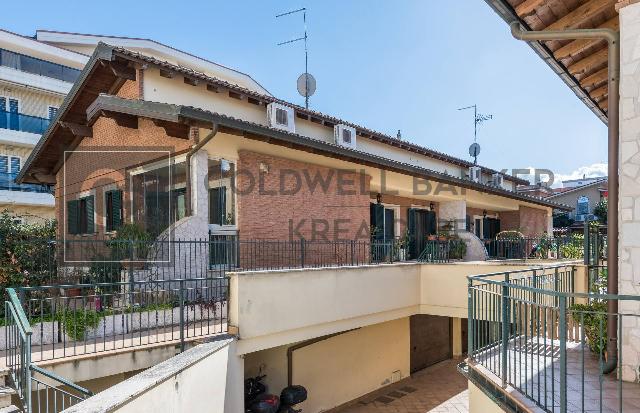 Villa a schiera in Via Giovanni Pascoli 10/a, Ciampino - Foto 1