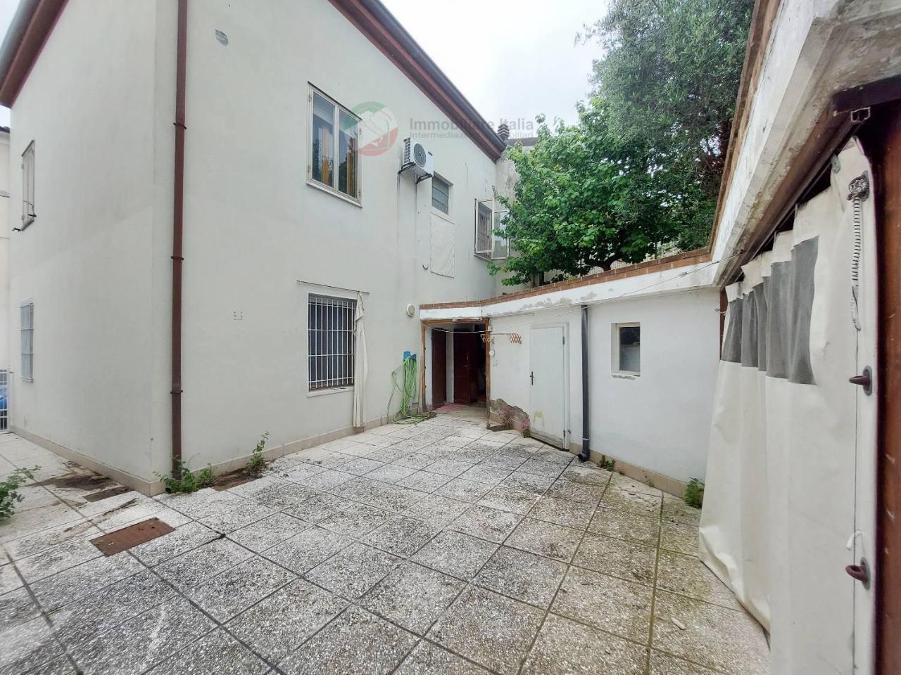 Villa bifamiliare in vendita a Coriano