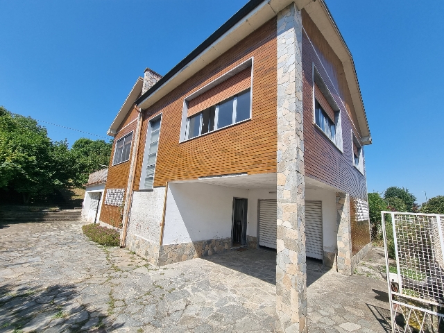 Detached house in Via G. Carducci 12, Casale Monferrato - Photo 1