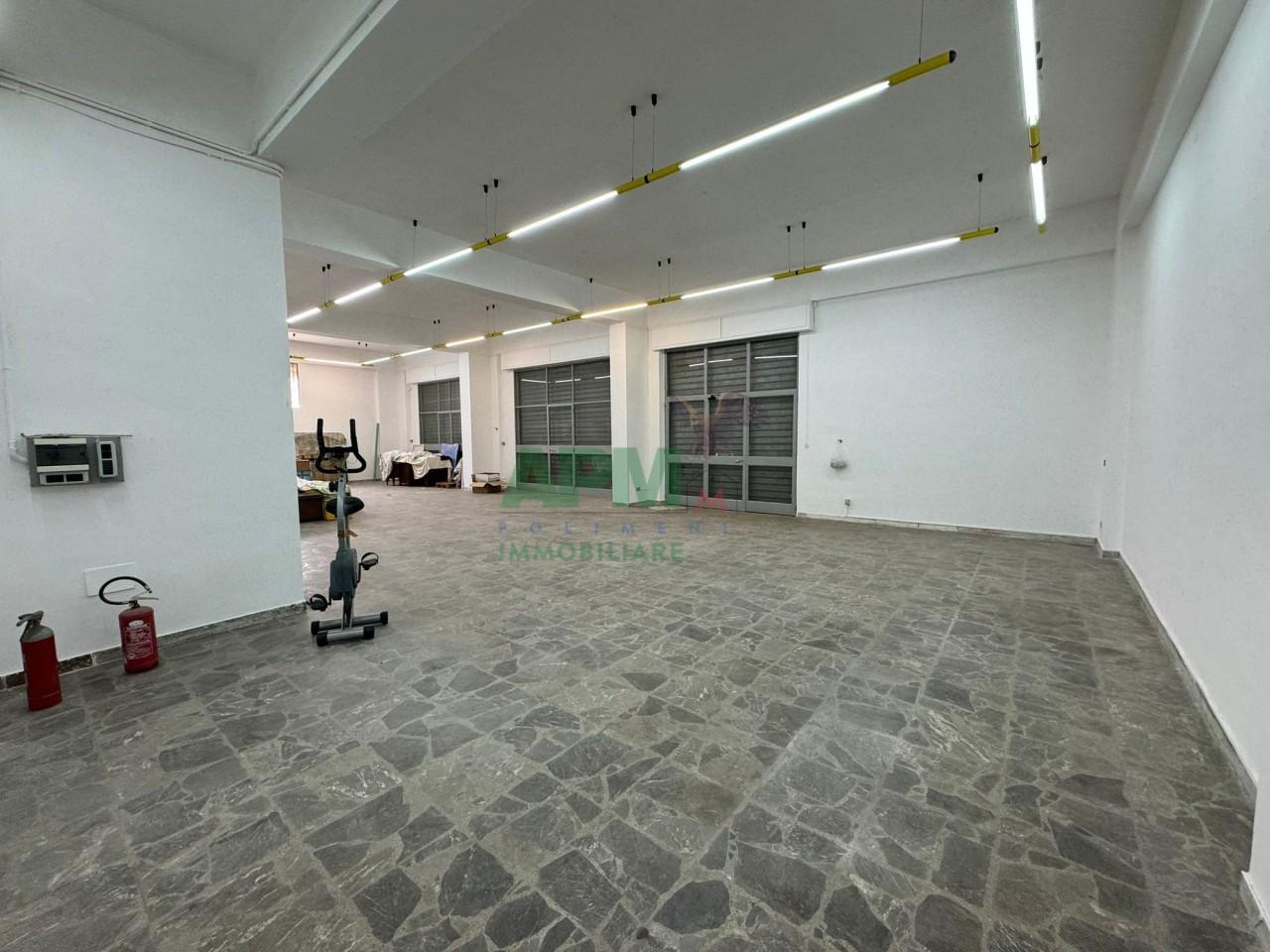 Negozio in Via Santa Caterina Stazione 15, Reggio Calabria, {3} - Foto 2