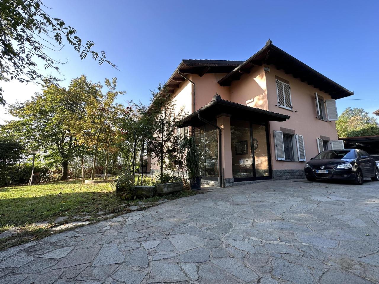 Villa in vendita a Nizza Monferrato