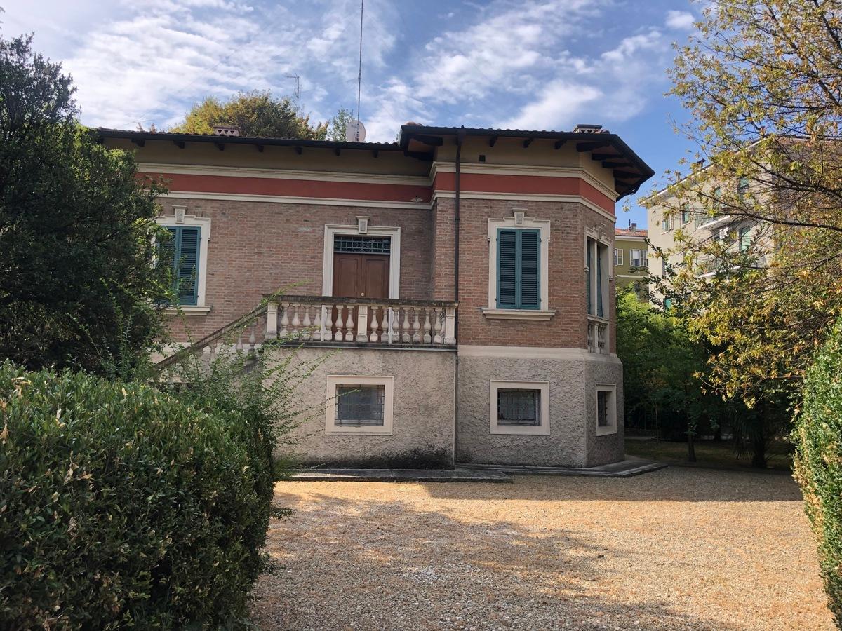 Villa in vendita a Modena