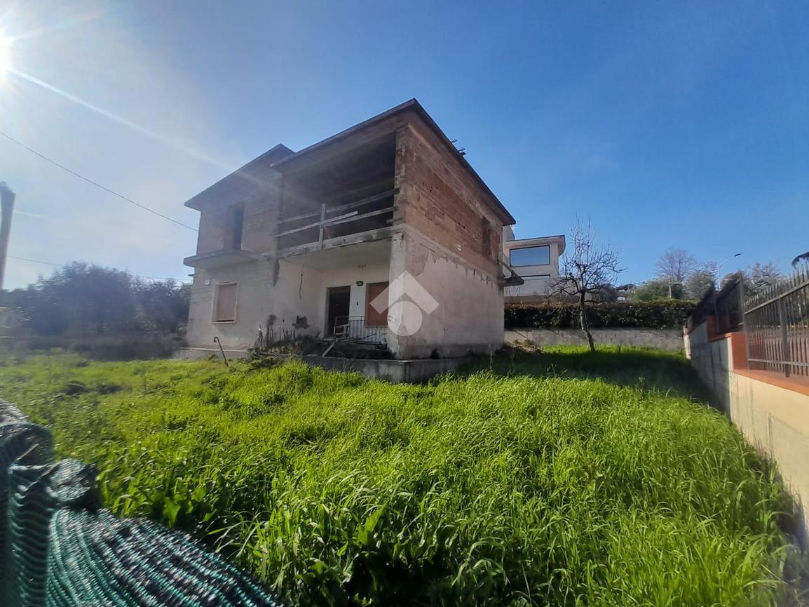 Casa indipendente in vendita a Ceppaloni