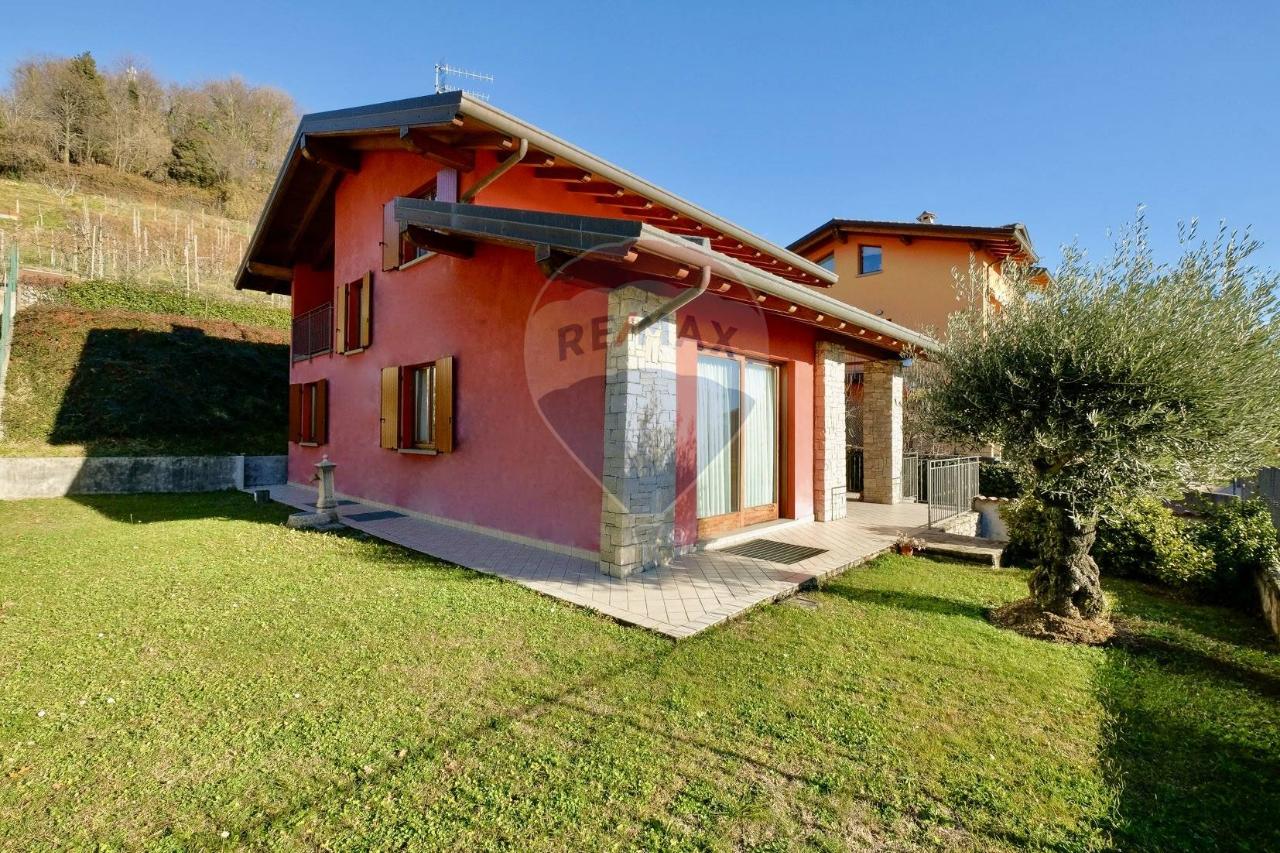 Villa in vendita a Almenno San Salvatore