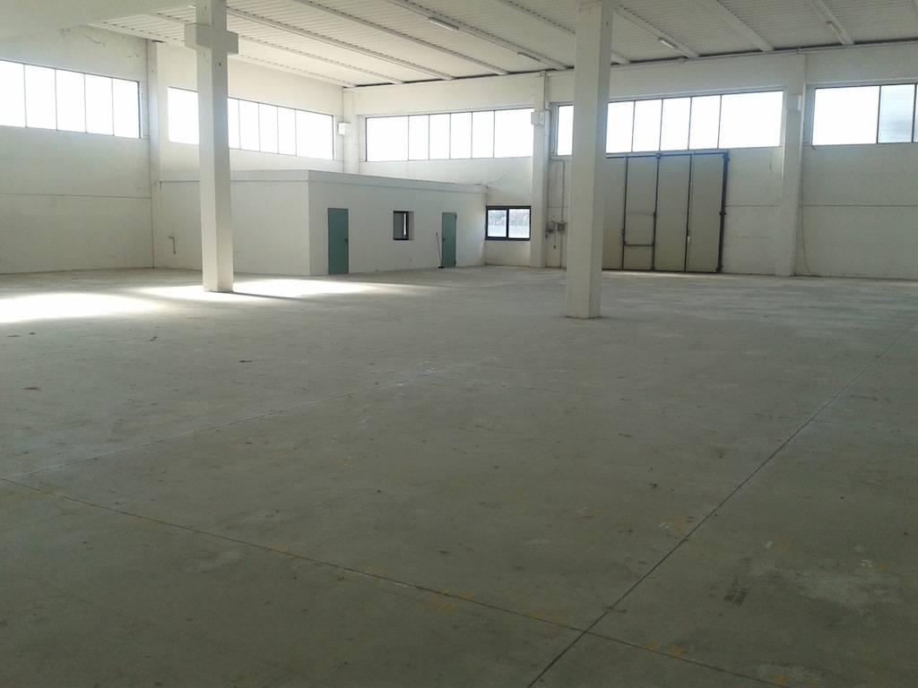 Capannone in Galbiate, Galbiate, {3} - Foto 1
