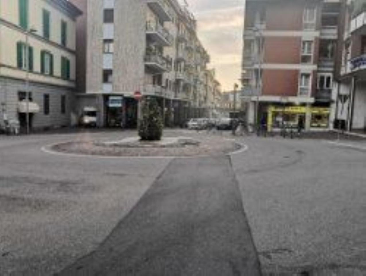 Locale commerciale in Centro, Arona - Foto 1