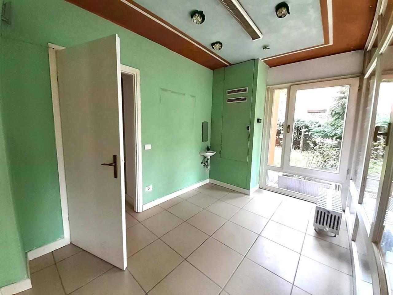 Negozio in Corso Sempione, Borgomanero - Foto 1