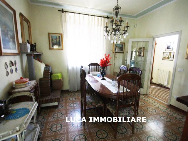 Detached house in Piazza del Moro 9, Pescia - Photo 1