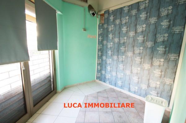 Negozio in Via Fabio Filzi 18, Montecatini Terme, {3} - Foto 2