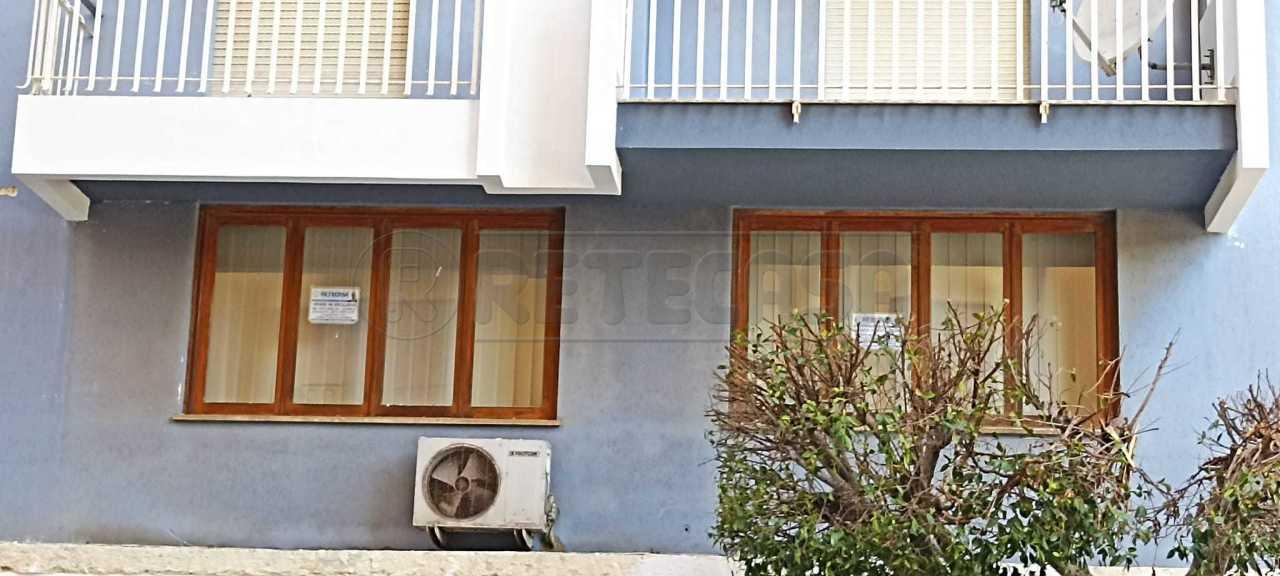 Palazzina commerciale in Via Francesco Crispi 14, Marsala - Foto 1