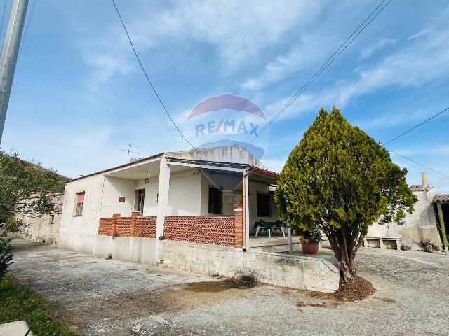 Casa indipendente in Contrada San Giacomo - Giafante Snc, Ragusa - Foto 1