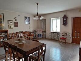 Country house or cottage in {3}, Piazza San Zenone 1 - Photo 1