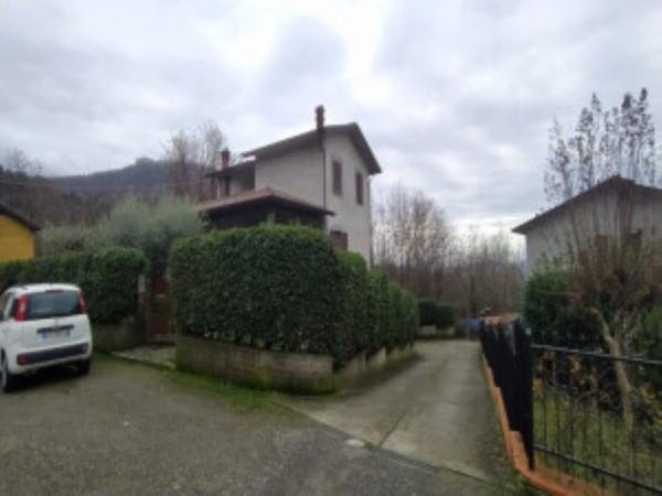 Villa plurifamiliare in vendita a Bagnone