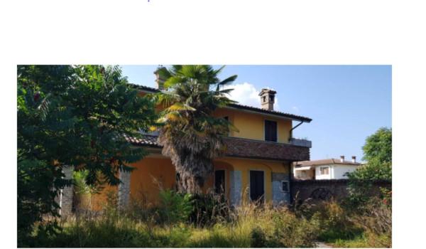 Villa in vendita a Pieve Porto Morone