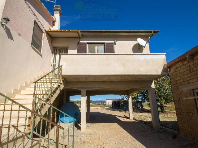 Country house or cottage in Strada Provinciale Pescia Romana, Montalto di Castro - Photo 1