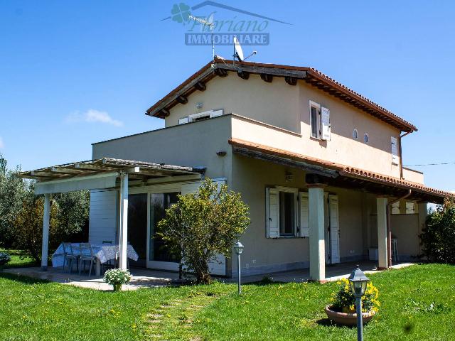 Villa in Strada Provinciale Pescia Romana, Montalto di Castro - Foto 1