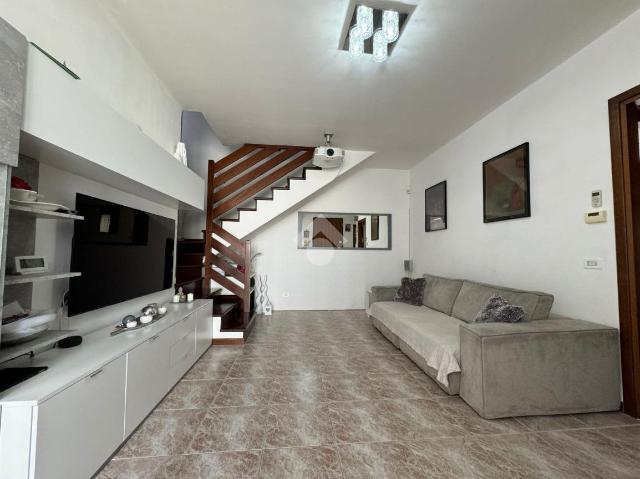 4-room flat in Via Galilei 9, Due Carrare - Photo 1