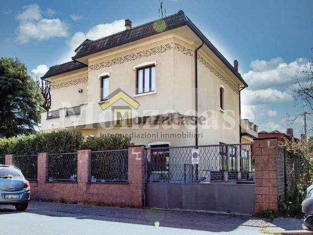 Villa in Via Gabriele d'Annunzio 23, Muggiò - Foto 1