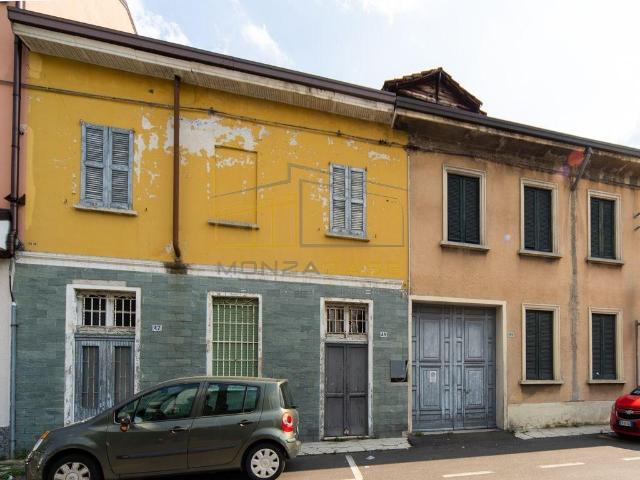 2-room flat in Via Sttuto 51, Lissone - Photo 1