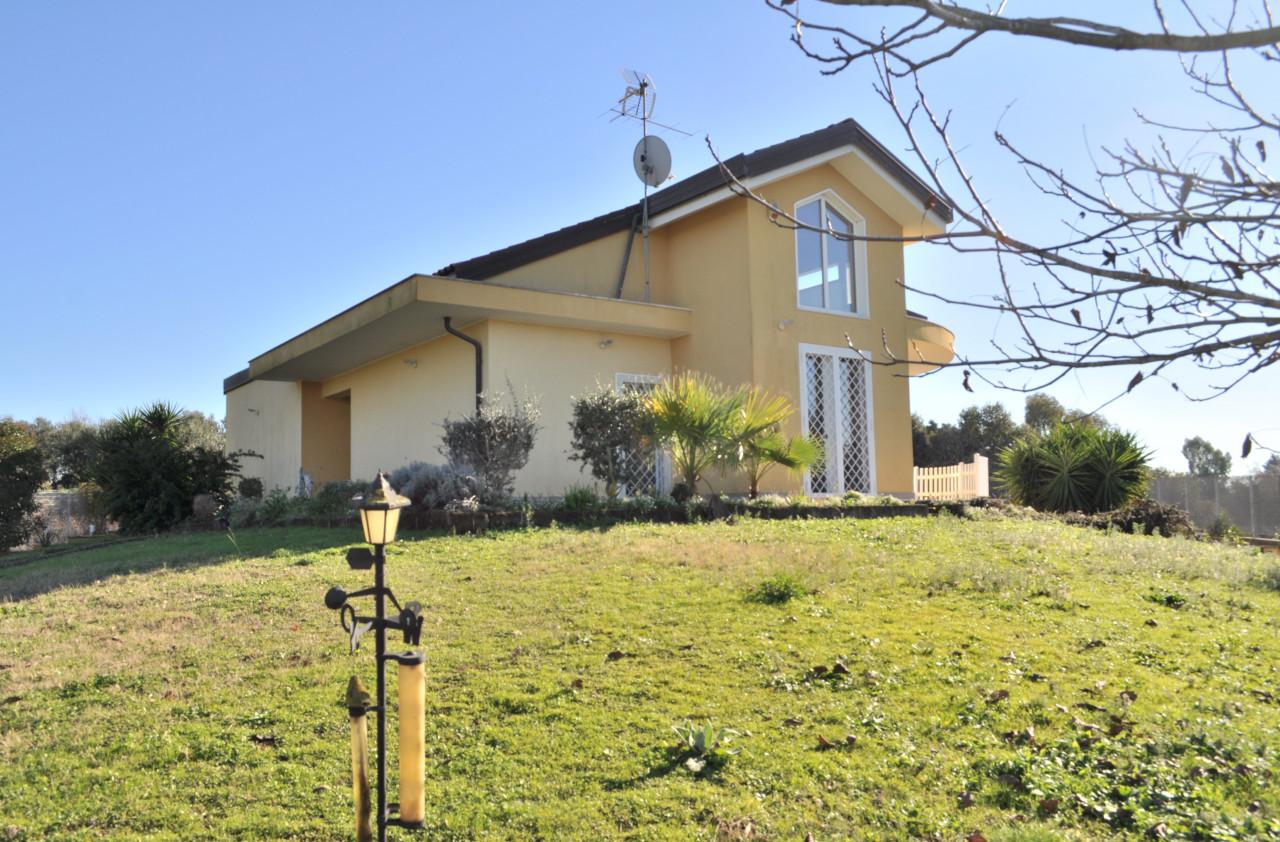 Villa in vendita a Aprilia