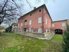 Villa in vendita a Campagnola Emilia