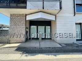 Negozio in C.So Vittorio Emanuele II 87, Villafranca di Verona - Foto 1