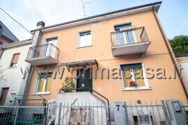 Detached house in {3}, Piazza del Popolo 1 - Photo 1