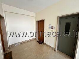 2-room flat in Piazza del Popolo 1, Verona - Photo 1