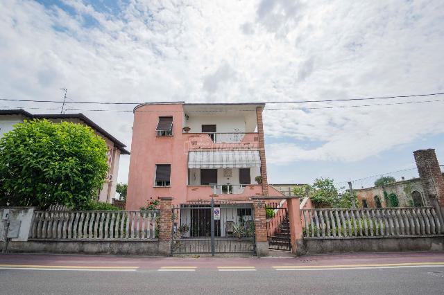 Villa in Via della Bozzola 134, Garlasco - Foto 1