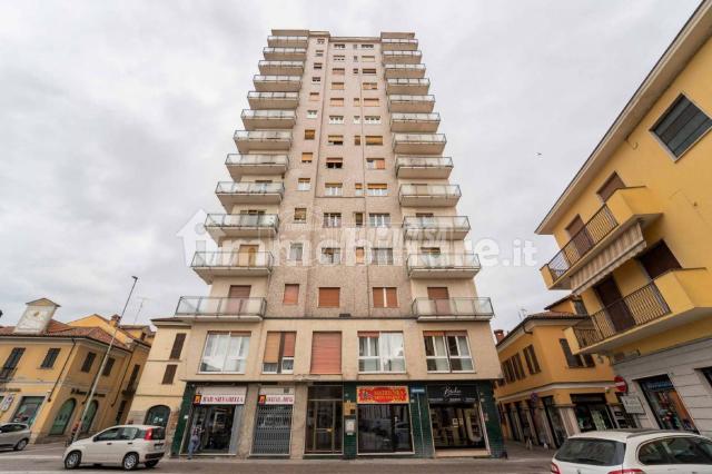 Apartament in Piazza Silvabella 12, Mortara - Photo 1