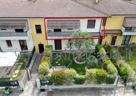 3-room flat in Via Grazia Deledda 21, Asola - Photo 1