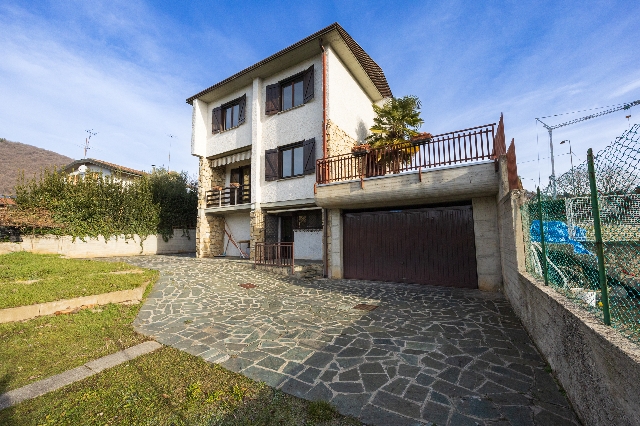 Villa in Via Grumello 57, Alzano Lombardo - Foto 1